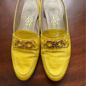Vintage Ferragamo Flats 8 Made in Italy